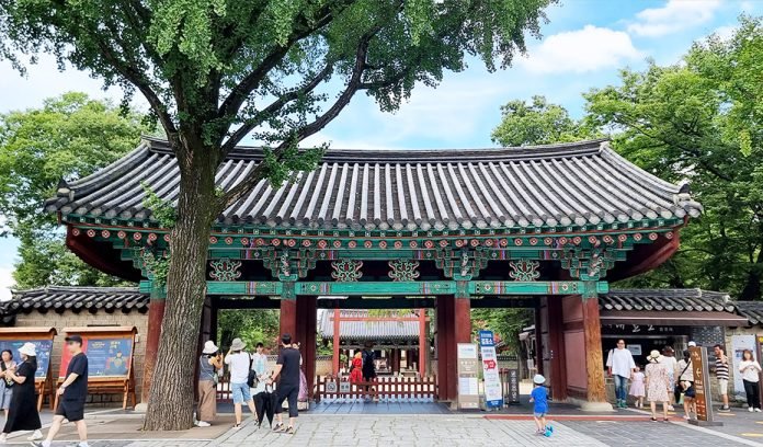 Gyeonggijeon-Shrine-Visit-Jeonju